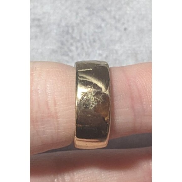 Gold Tone Slotted Chevron Fashion Ring Size 5 3/4 - Picture 6 of 12